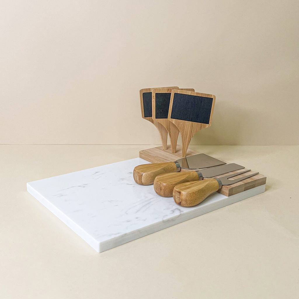 Set Tagliere in marmo e bamboo – 3 coltelli da formaggio – 3 segna antipasti